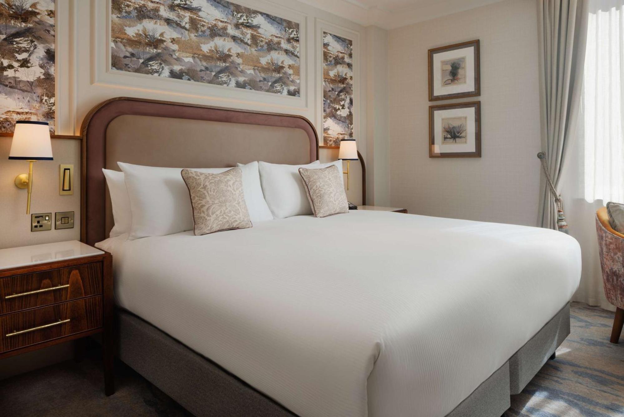 Superior King Room,1594672203:JPEG